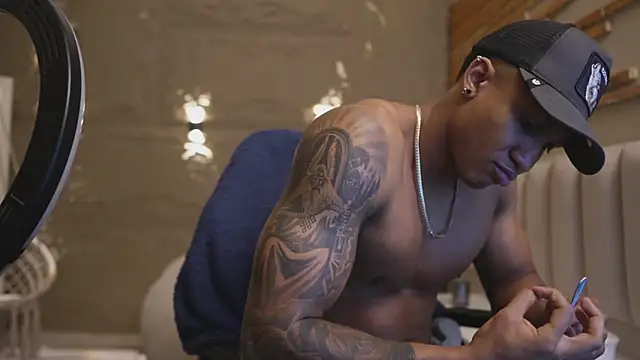 عرض كام Logan_Varela