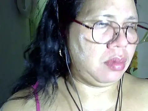 HottyCurlyPeanut 网络视讯表演