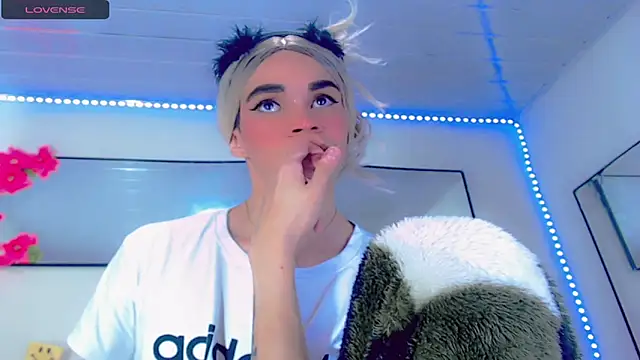 Karla_hot777 webkamerás műsora