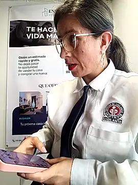 Chat +18 de Valentina--1 ao vivo