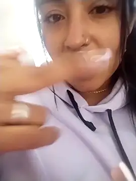 Aisha_09's Live XXX Chat