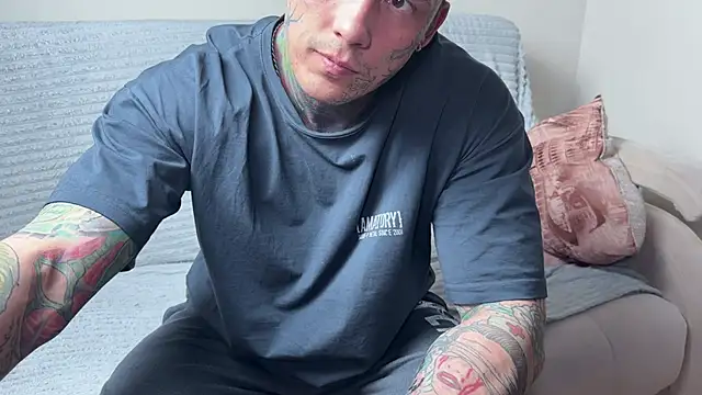 Anubisgods Adlı Modelin Canlı XXX Sohbeti