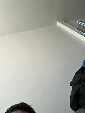 JRealz14 Show in webcam