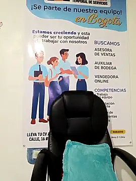 MAYE__13 Show Webcam