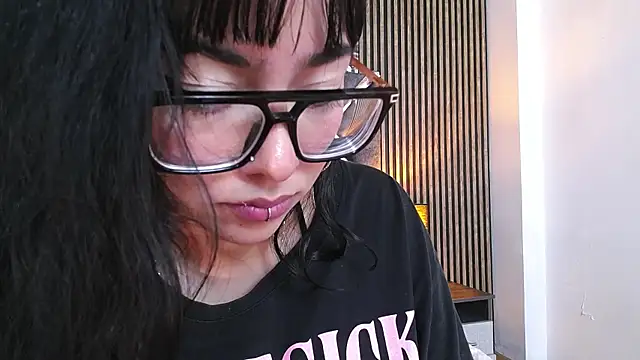 Amy_channel élő XXX-chatje