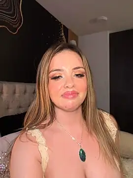 Pokazy przed kamerką – Alirawrz