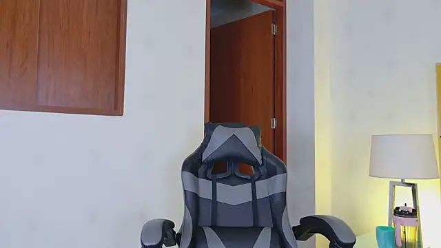 Chat +18 de MeganCruzGB ao vivo