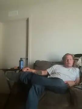 yourMasterisBoredn Live XXX chat