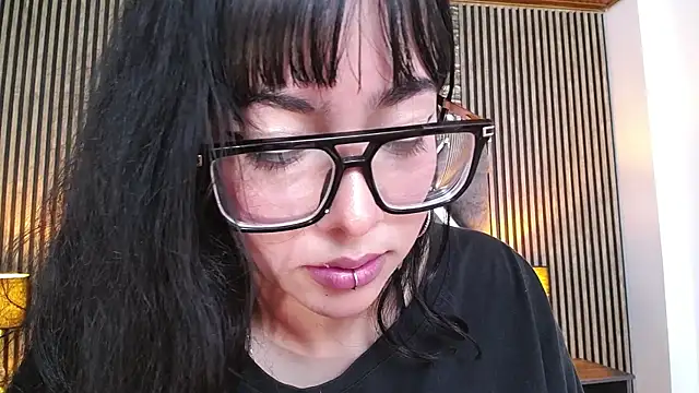 Chat +18 de Amy_channel ao vivo