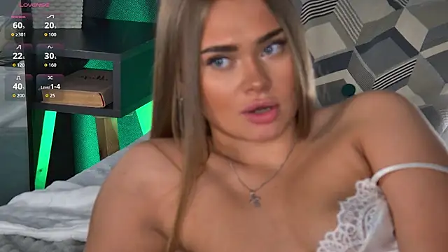 MonicaWestt Webcam Show