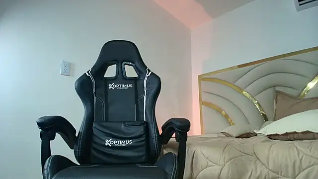 Chatroom XXX en direct de Milo_Storm