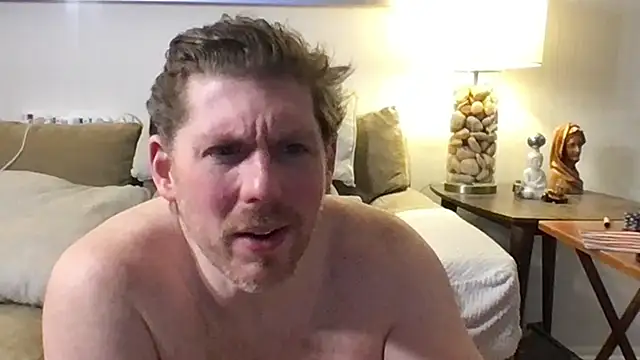 9VOLTTのライブXXXチャット