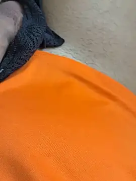 Danyss111: διαδικτυακό σόου στην κάμερα