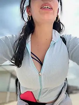 Alysson-- Live XXX Chat