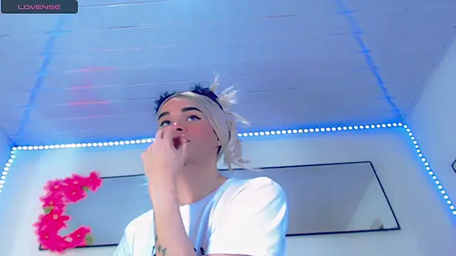 Karla_hot777 webkamerás műsora