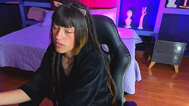 XXX chat uživo modela _sharlotte777