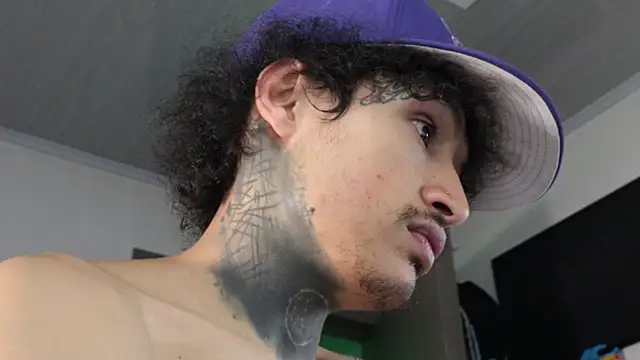 trieone Live XXX Chat