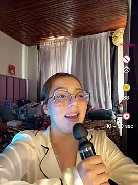 CoraVibes Live XXX Chat