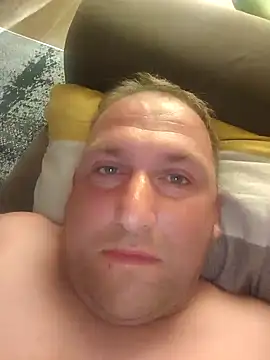 GenuineDedication42 webkamerás műsora