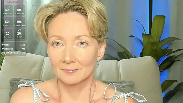 AkexandraFix Chat XXX in diretta