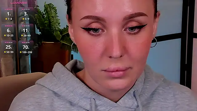 LianaFord élő XXX-chatje