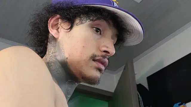 trieone's Webcam Show