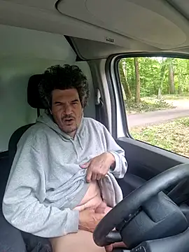 twitshe: διαδικτυακό σόου στην κάμερα