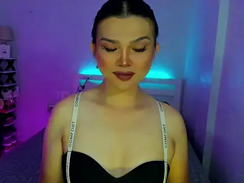 Pokazy przed kamerką – Screamdollhailly_