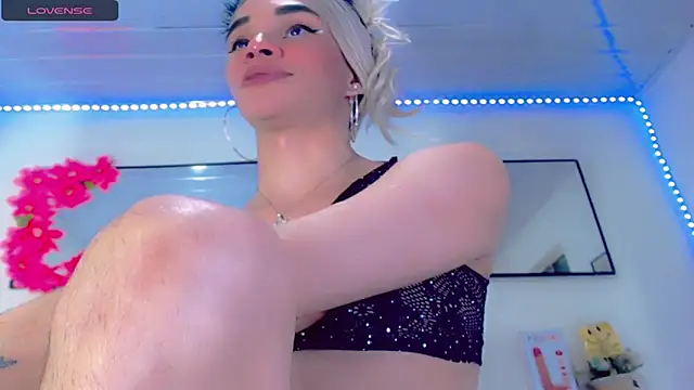 Karla_hot777のウェブカメラショー