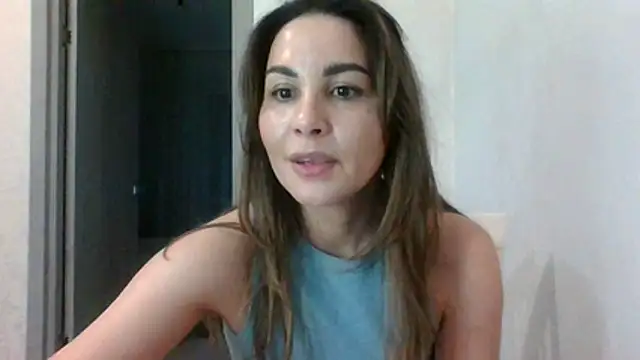 Chat XXX ao vivo de AlisXLovesss_
