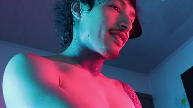 trieone live XXX chat