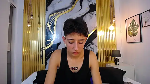 mathews_04 Webcam-Show