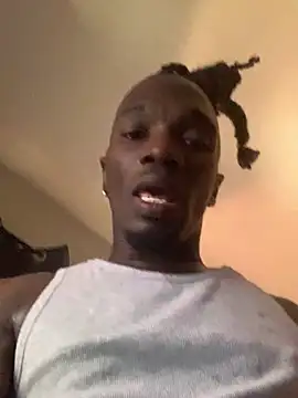 Shawtyblaque21: διαδικτυακό σόου στην κάμερα