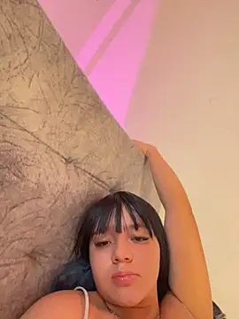 Katy_RoseX Adlı Modelin Canlı XXX Sohbeti