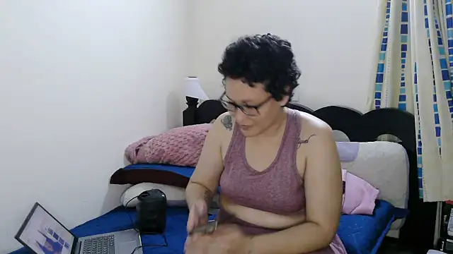 Czat XXX na żywo – luxandracon23