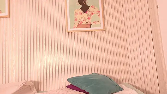 MiaJanss Adlı Modelin Canlı XXX Sohbeti