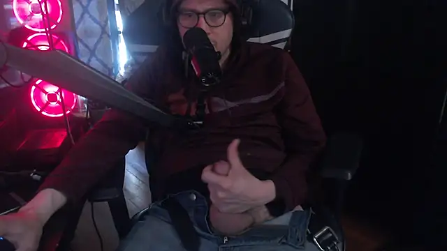 chicostick413 Show in webcam