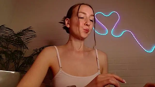 WhitePrincessLuna Adlı Modelin Canlı XXX Sohbeti