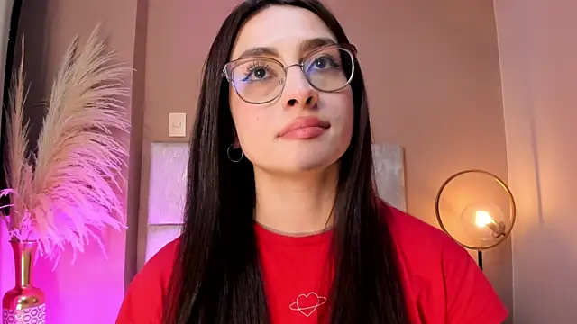 دردشة AndraCyruss الجنسية المباشرة