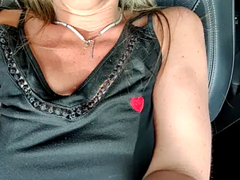 sweethotmilf888's Live XXX Chat