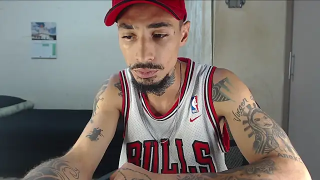 emiliano_hottt Webcamshow