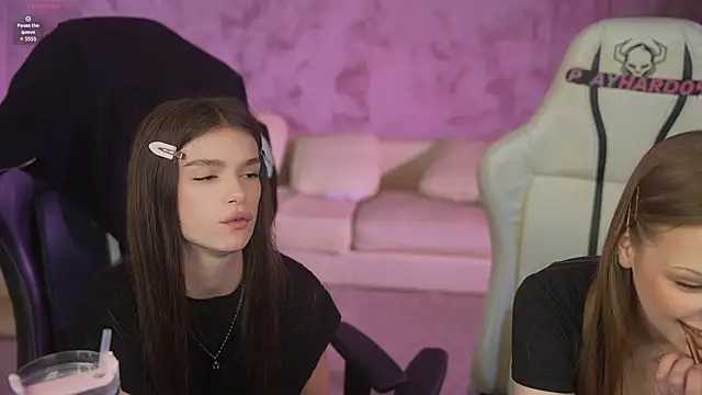 Charlotte_Dreams Adlı Modelin Canlı XXX Sohbeti