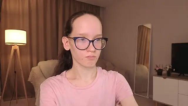 BettyBrowni élő XXX-chatje