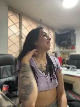 Chatroom XXX en direct de SALOME_KORLAND