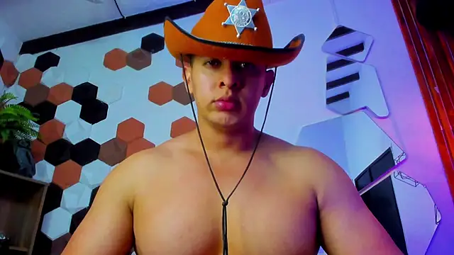 RomanCroftn Live XXX chat