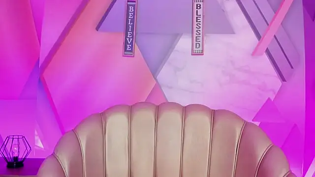 MacarenaBenz Adlı Modelin Canlı XXX Sohbeti