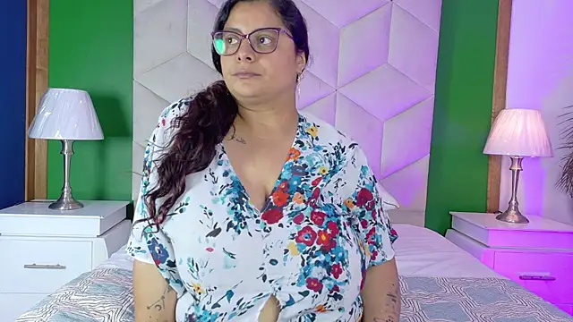 from_heaven1 Adlı Modelin Canlı XXX Sohbeti