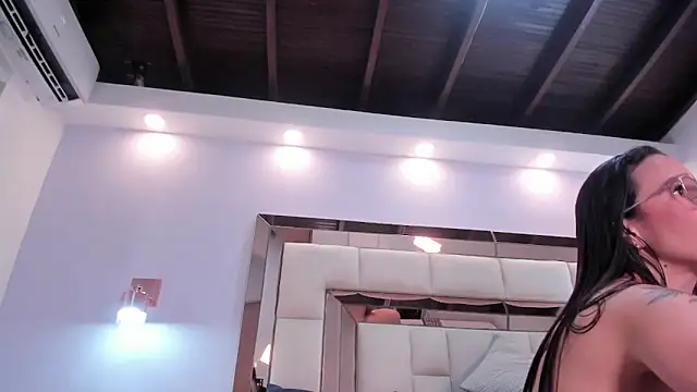 charolnox Live XXX Chat