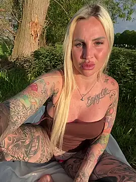 CoraDiamondn Live XXX chat