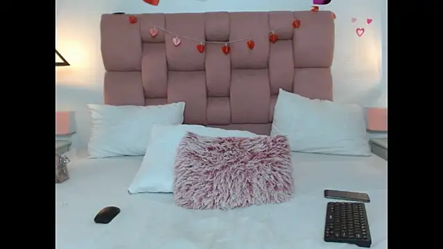 Keilafoxx18 লাইভ XXX চ্যাট